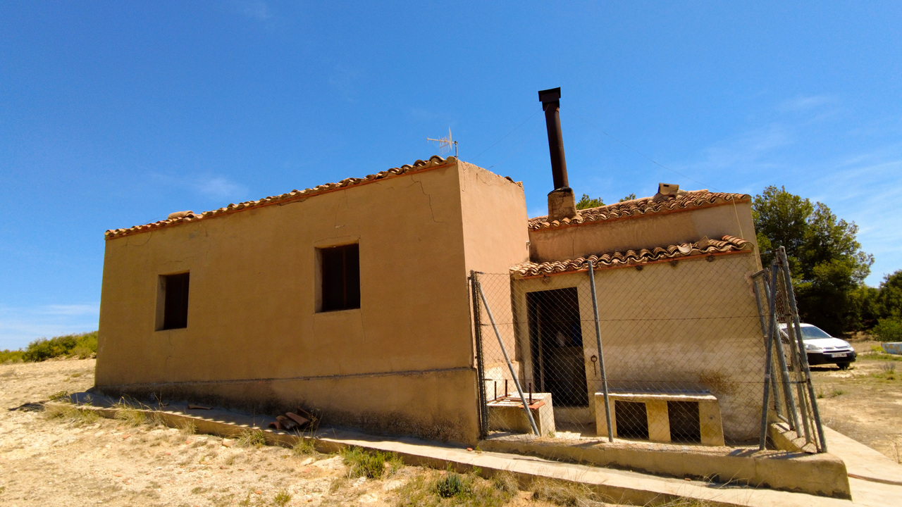 Olive Grove Estates agency inmobilliario off grid property self sufficient Almansa Alicante inland (