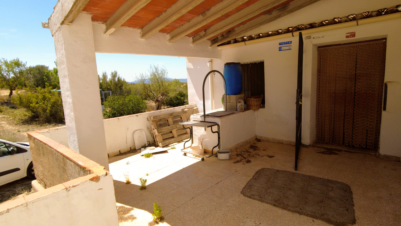 Olive Grove Estates agency inmobilliario off grid property self sufficient Almansa Alicante inland (