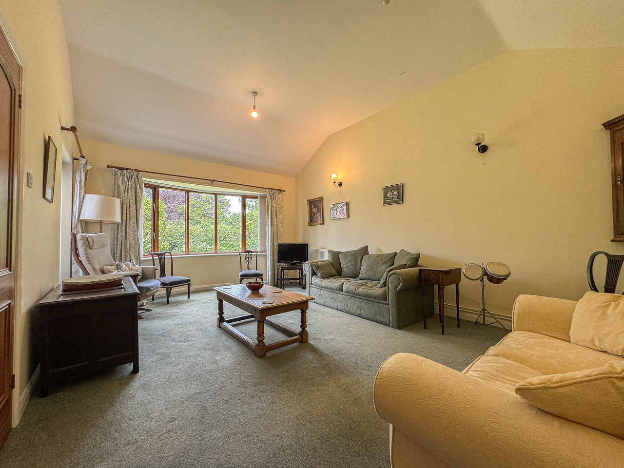 Living Room (3)