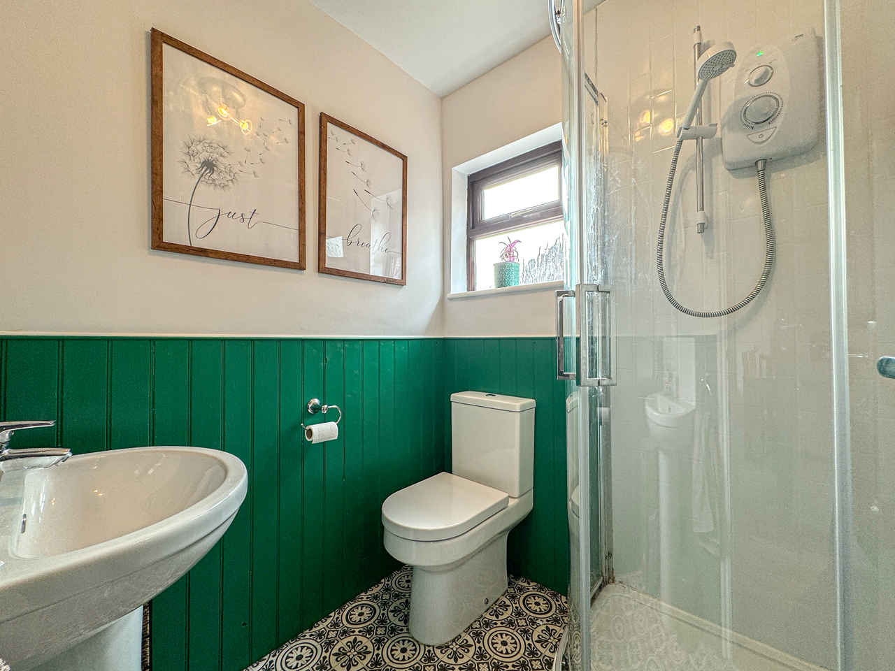 7 Elmdale - Shower room