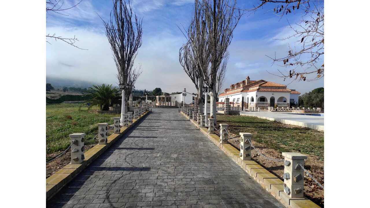 6073cba0-ea87-4177-8f4e-6047cebeb37a
