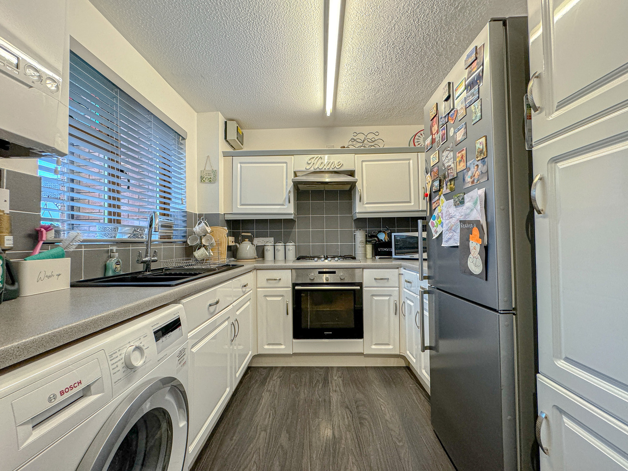 15 Mulberry Close - Kitchen