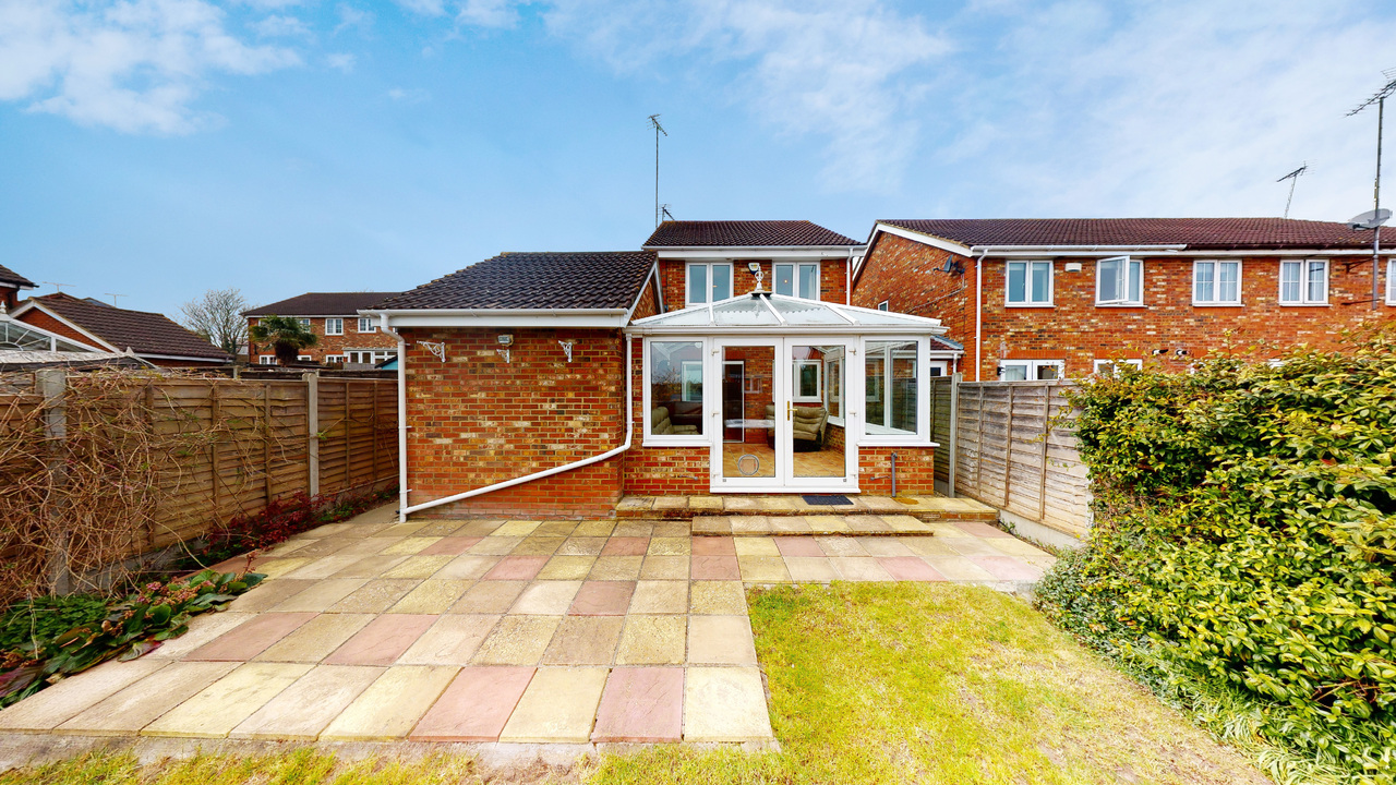 3-Bedroom-House-Northfleet-Kent-04222021_111131 copy
