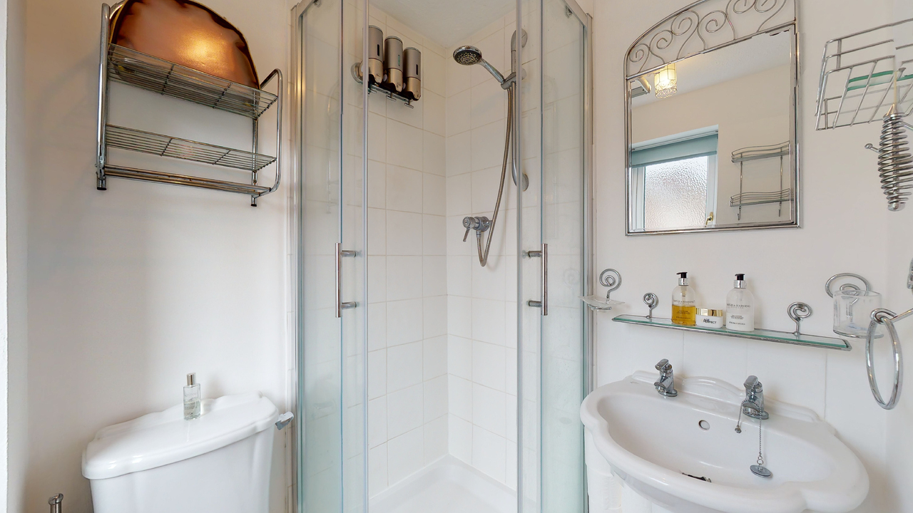 3-Bedroom-House-Northfleet-Kent-04222021_111914