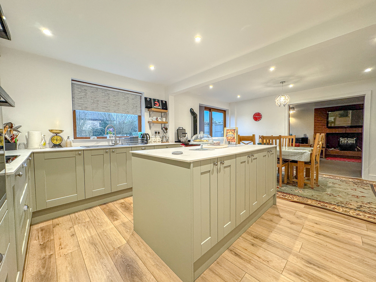 Kitchen Dining Room (2)