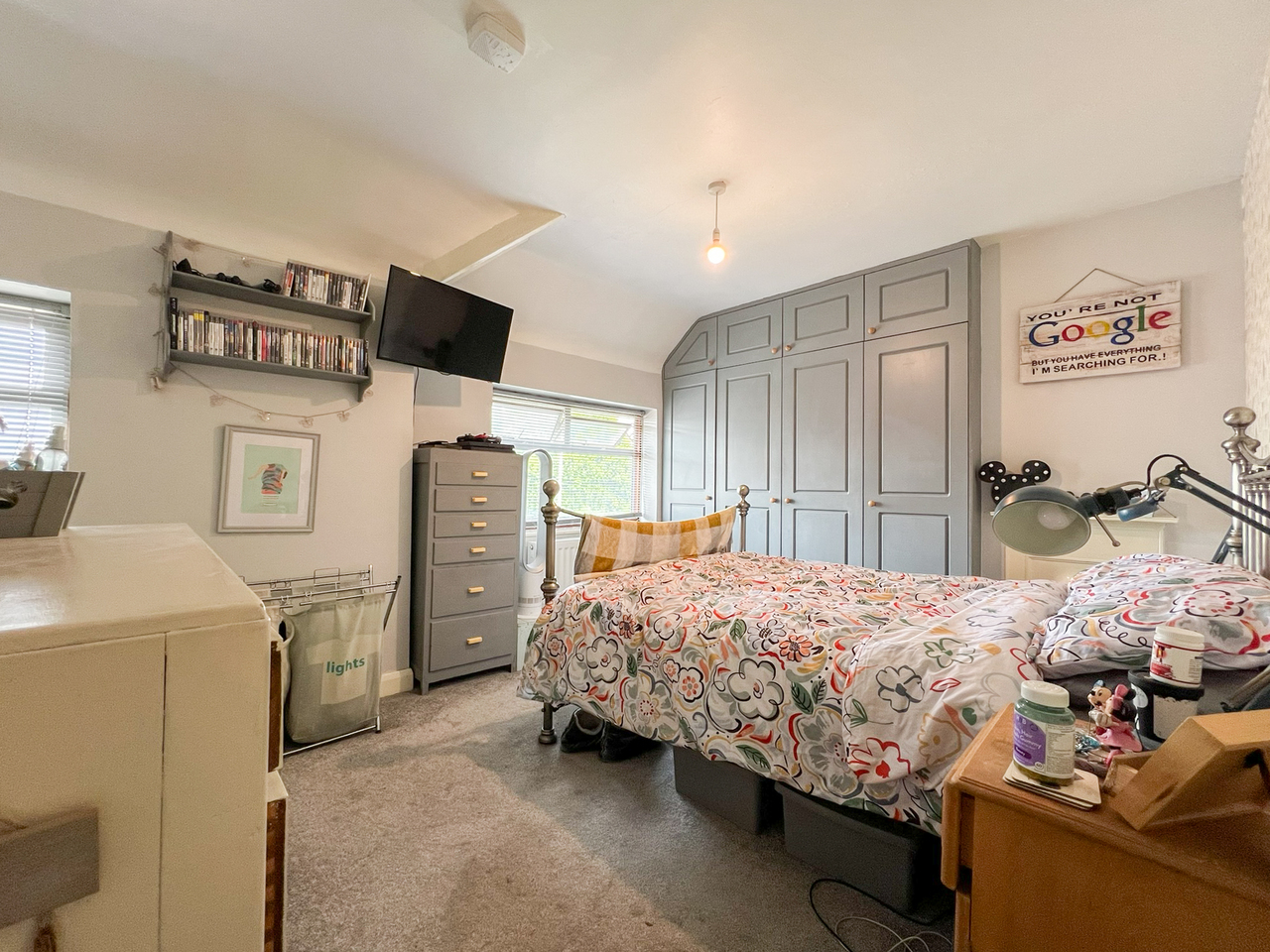 198 Kingsway - bed 1