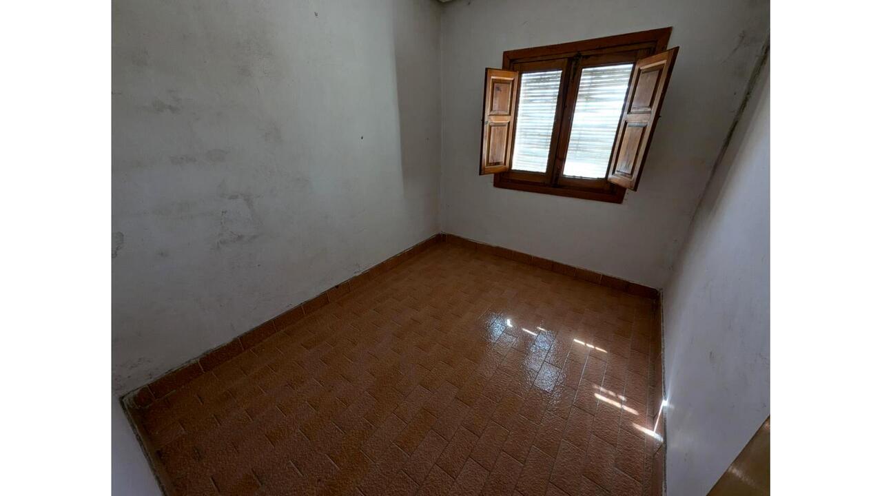 Olive Grove Estates Caudete Country Home for Renovation  (8)