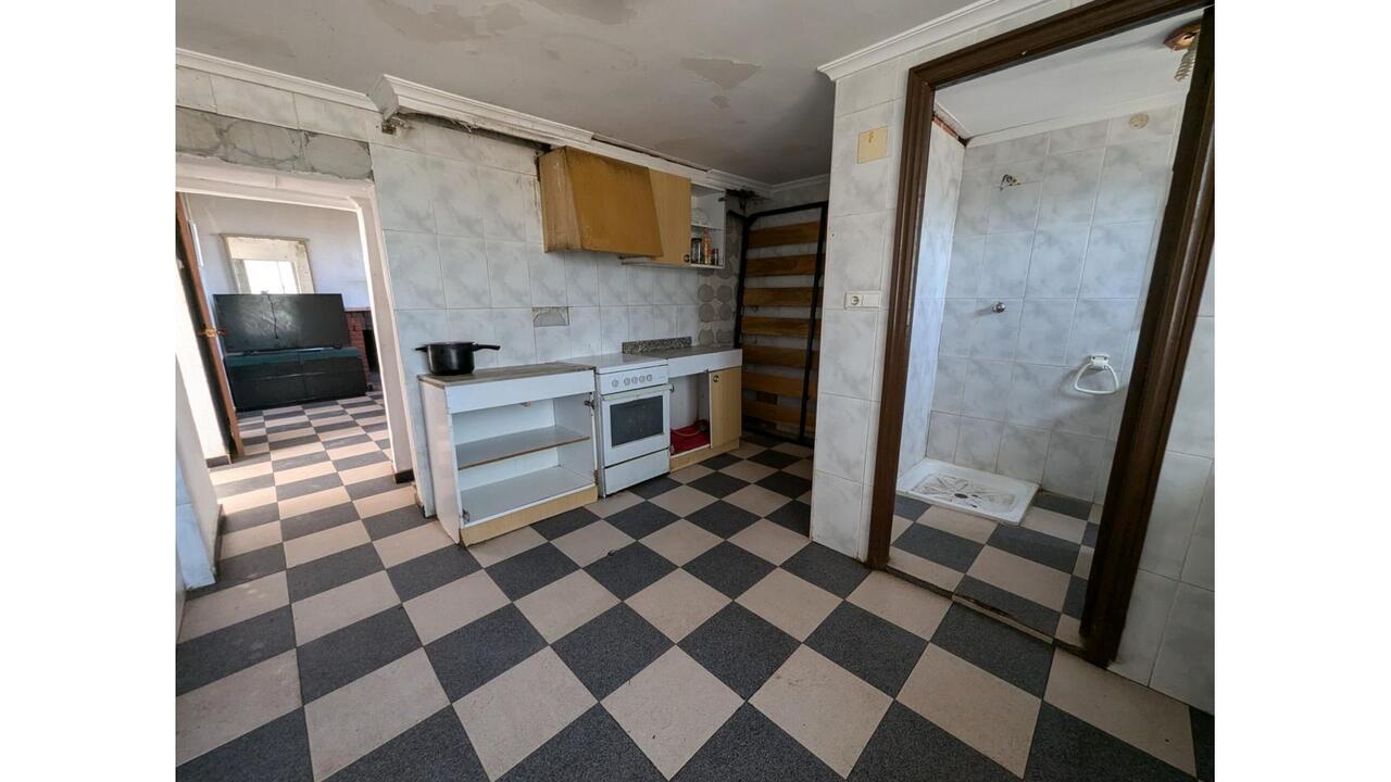 Olive Grove Estates Caudete Country Home for Renovation  (24)