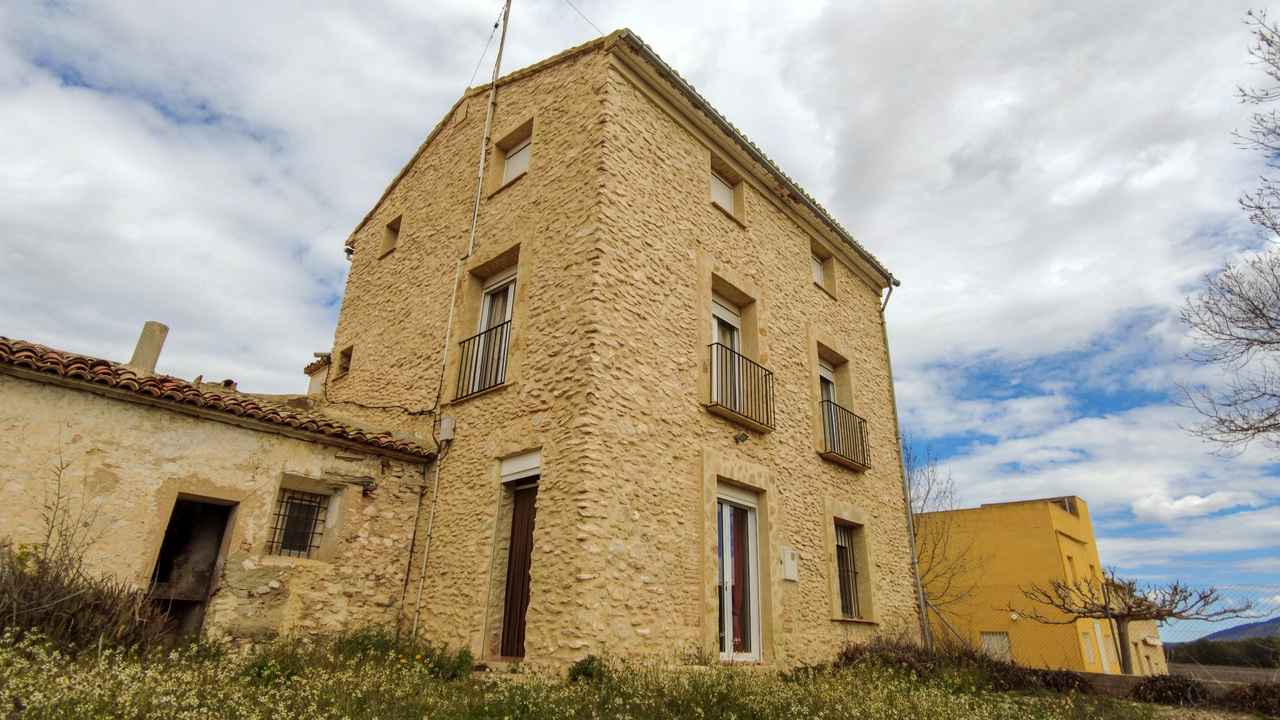 Olive Grove Estates Bargain Spanish country house Villa Finca Farm (1)