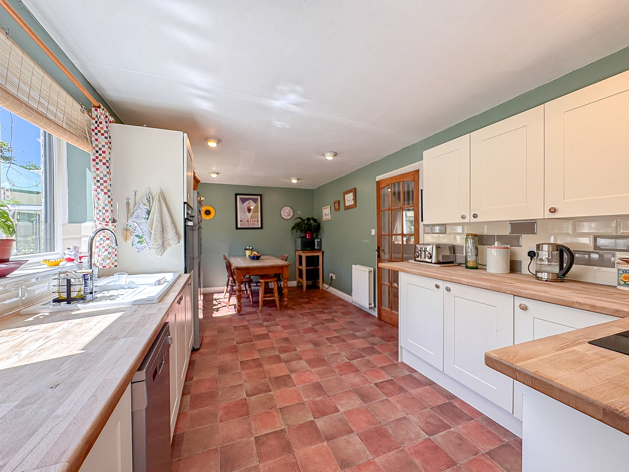 Kitchen Dining Room (2)