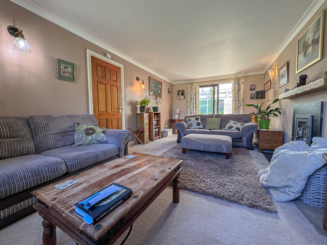 Living Room (3)