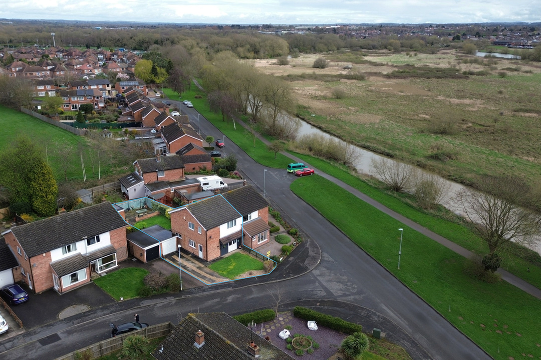 Semi detached house for sale