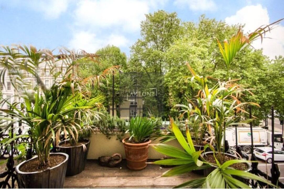 Earls Court Road, South Kensington, London