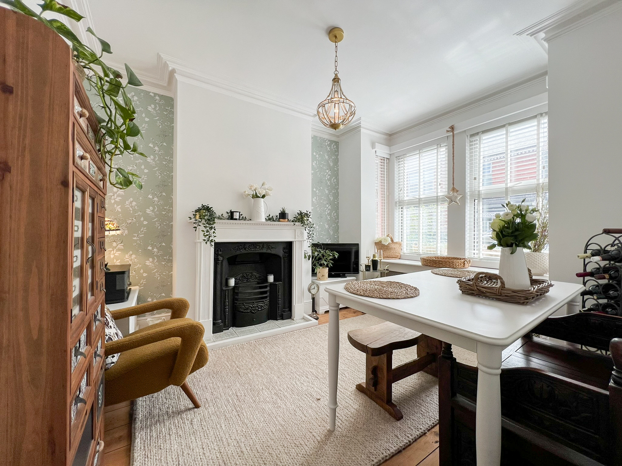 91 Baysham Street - living room