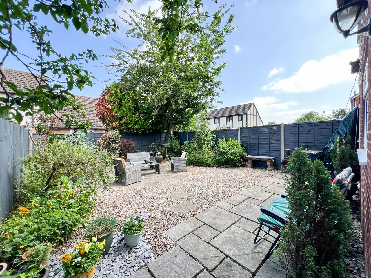 7 Westbury Close - garden