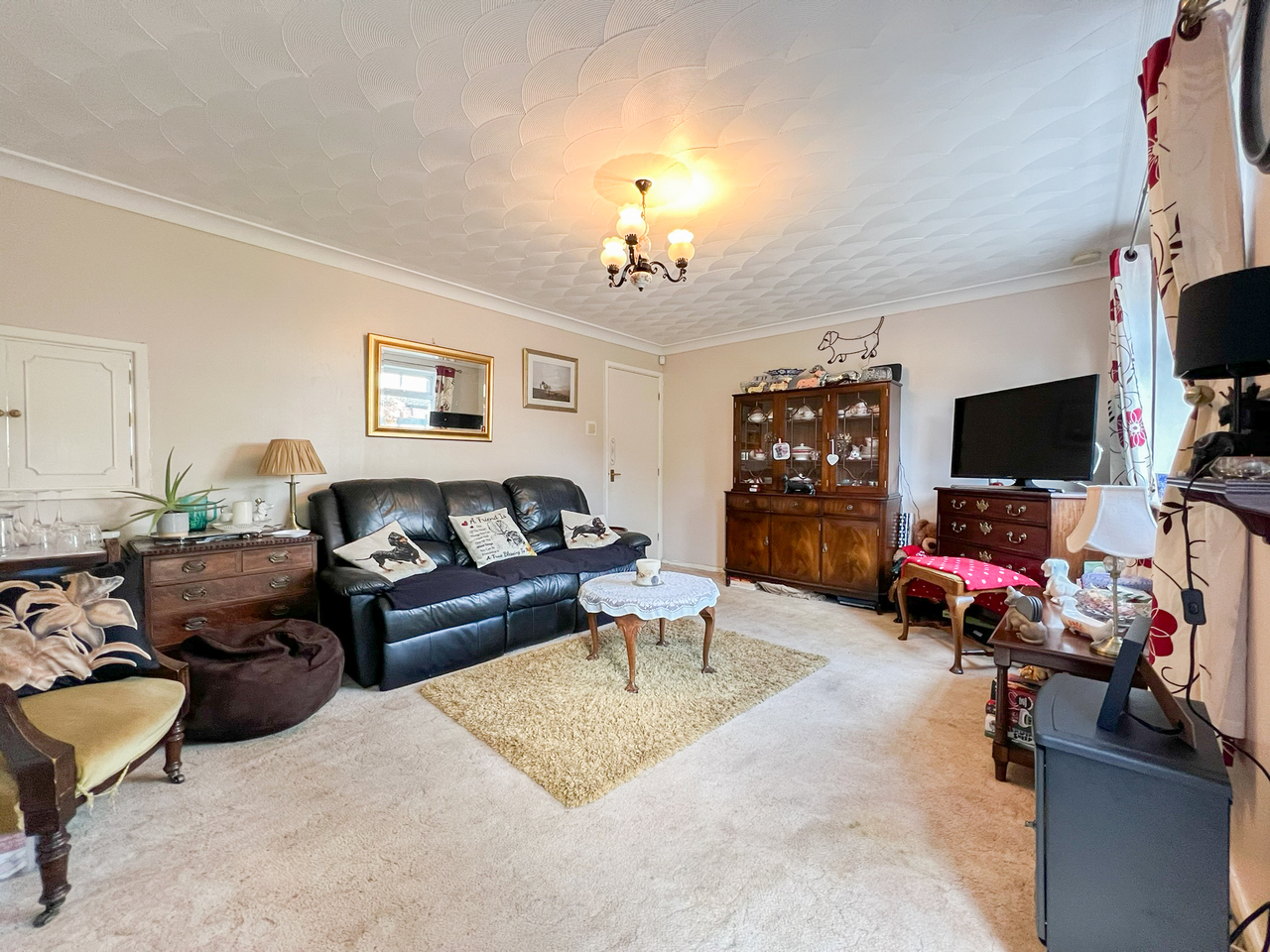 7 Westbury Close - living room (2)