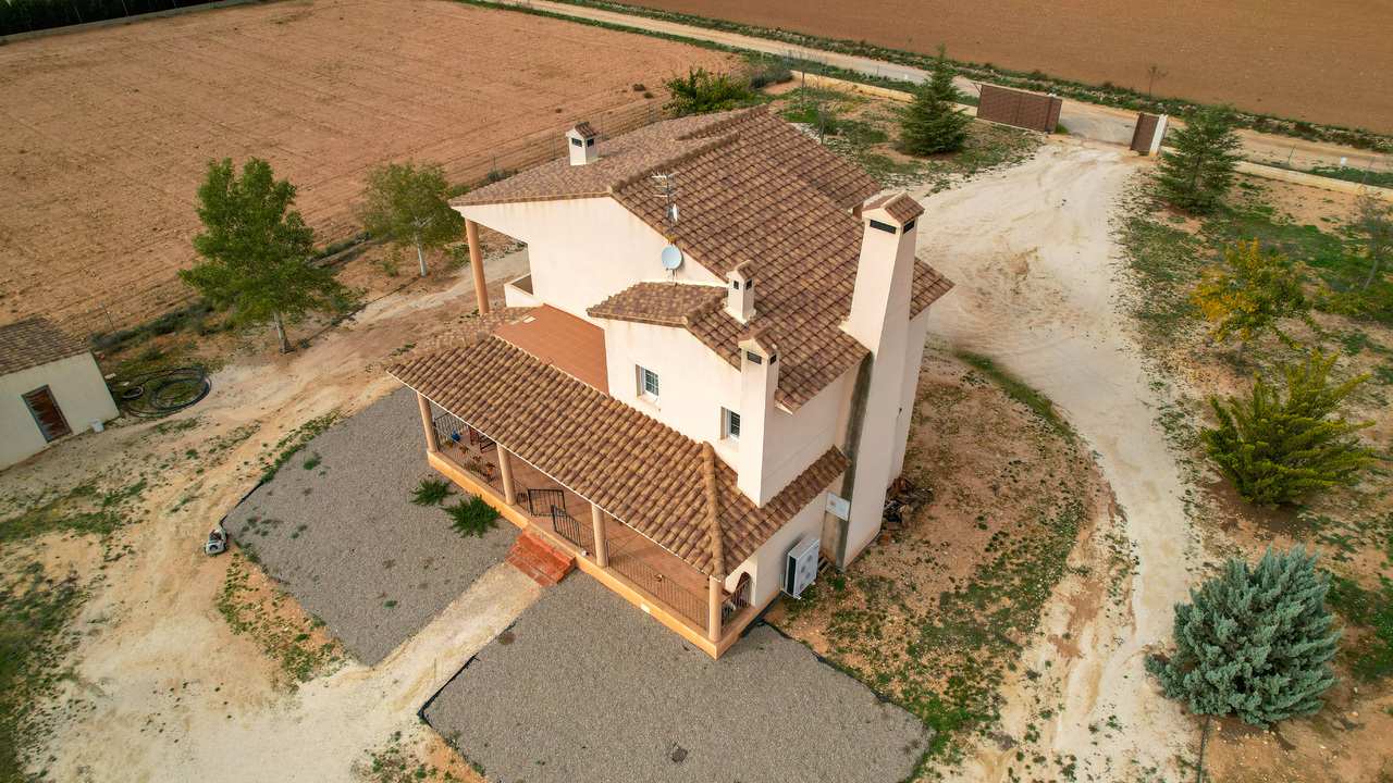 Olive Grove Real Estate Caudete Villa Property Alicante Almansa Inmobiliarios (10)