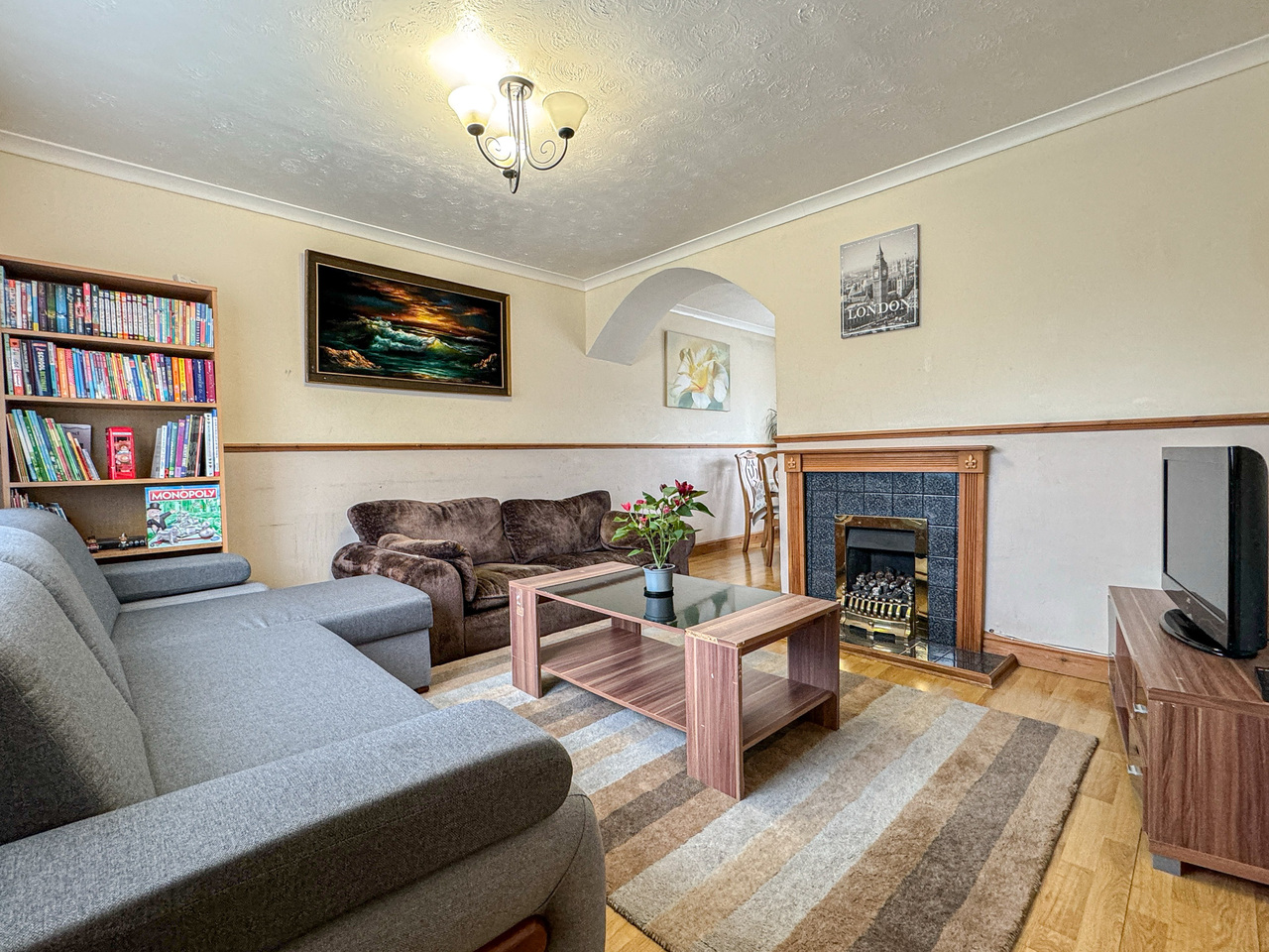 110 Brampton Road - living room