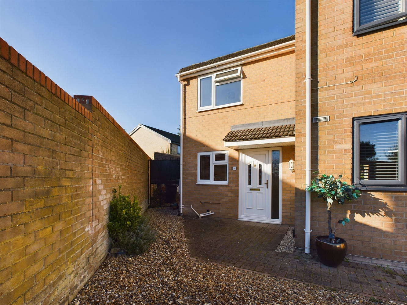 CAM02545G0-PR0273-STILL016