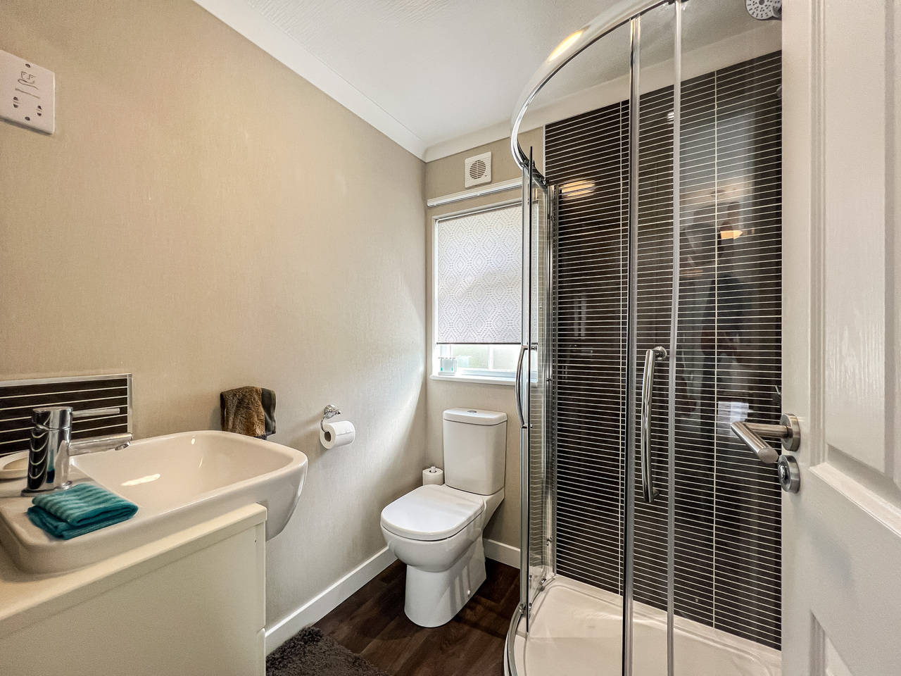 31 Tower Court - en-suite