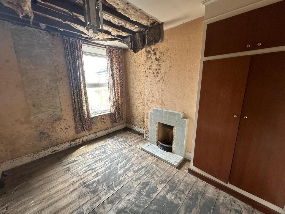 18 Worthington Road, Surbiton, Surrey, KT6 7RX Property Details