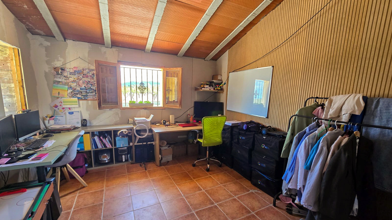 Olive Grove Estates Yecla Murcia Large Villa Bargain (25)