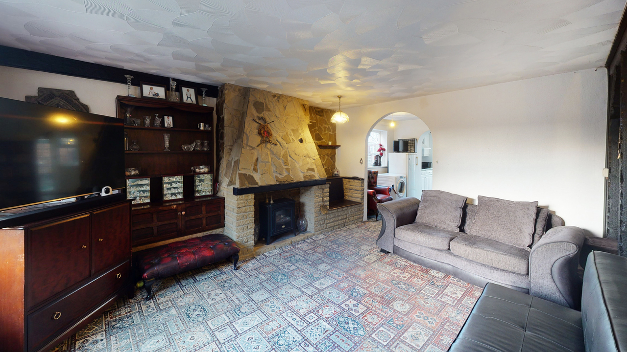 For-Sale-3-Bedroom-House-Gravesend-12092021_131509