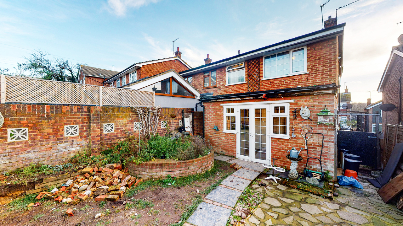 For-Sale-3-Bedroom-House-Gravesend-12092021_131338