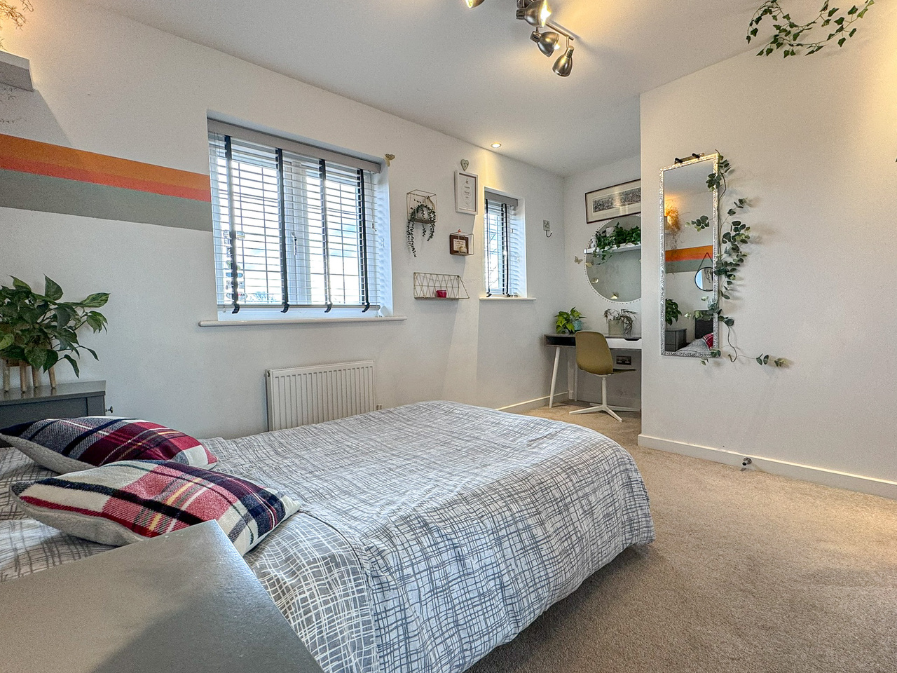 1 Avocet Rd - Bed 2 (2)