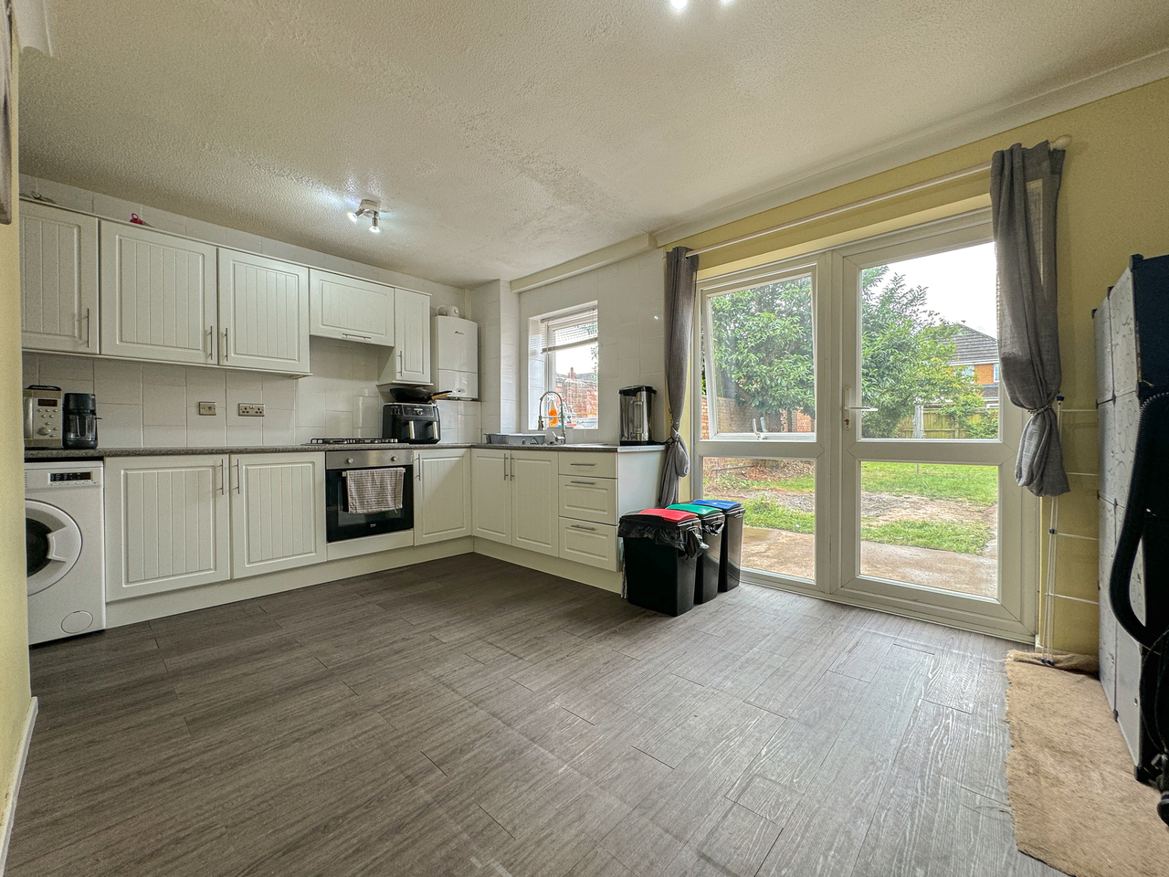 Kitchen dining room (2)