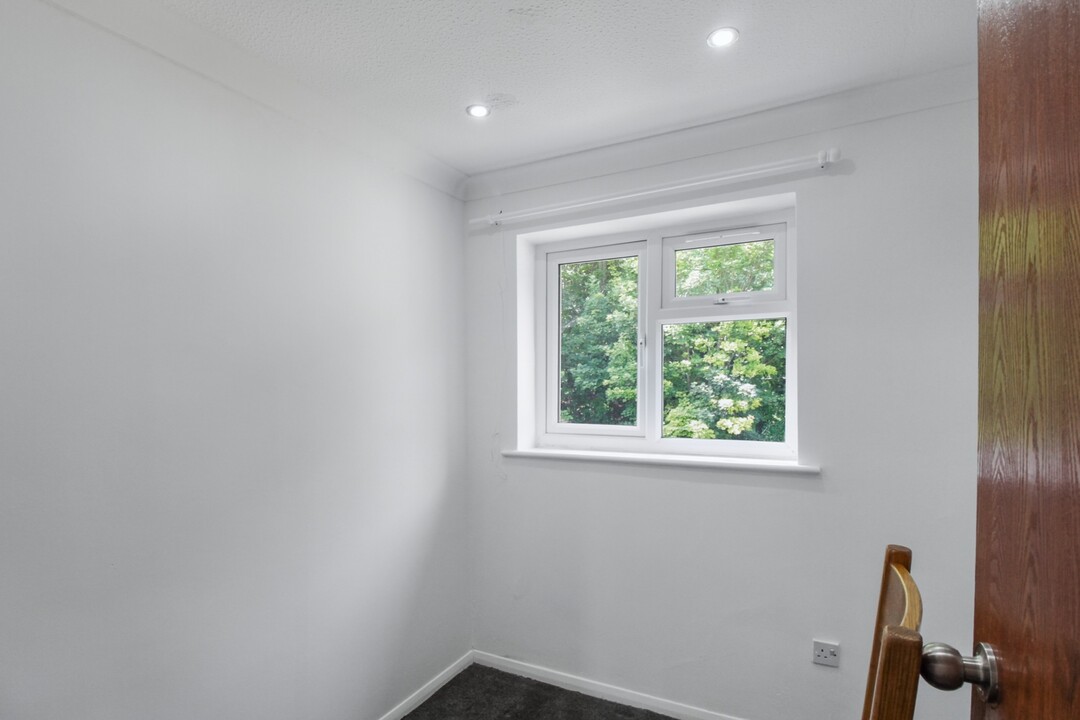 99 Curling Lane, Badgers Dene, Grays, Essex, RM17 5JJ