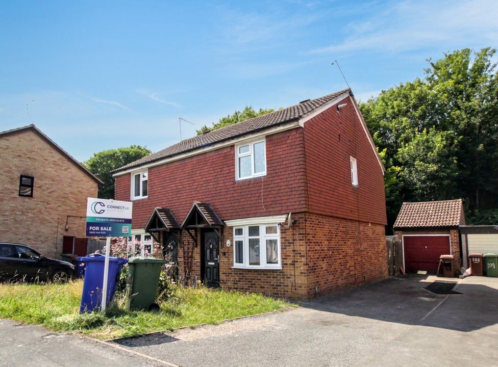 Semi-detached house for sale