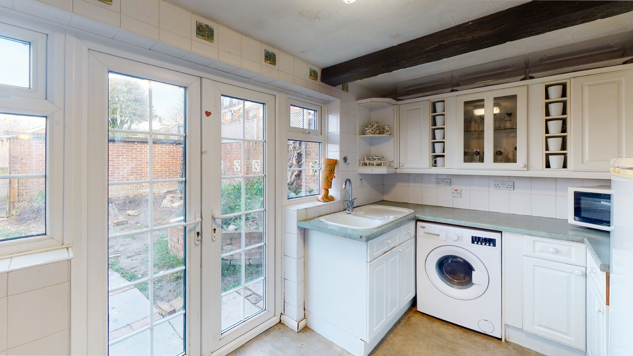 For-Sale-3-Bedroom-House-Gravesend-12092021_131405