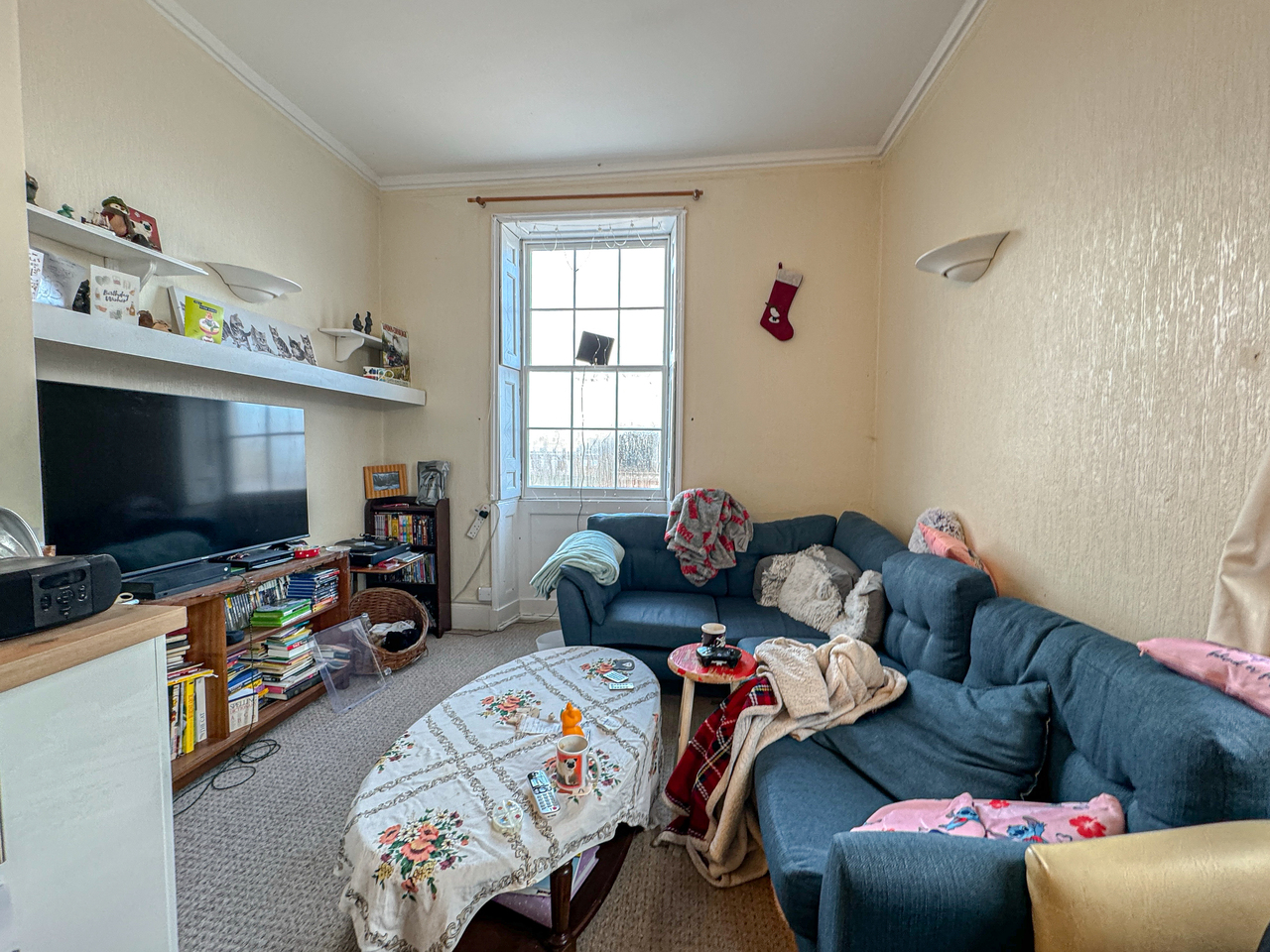 8 Chandos House - Living room