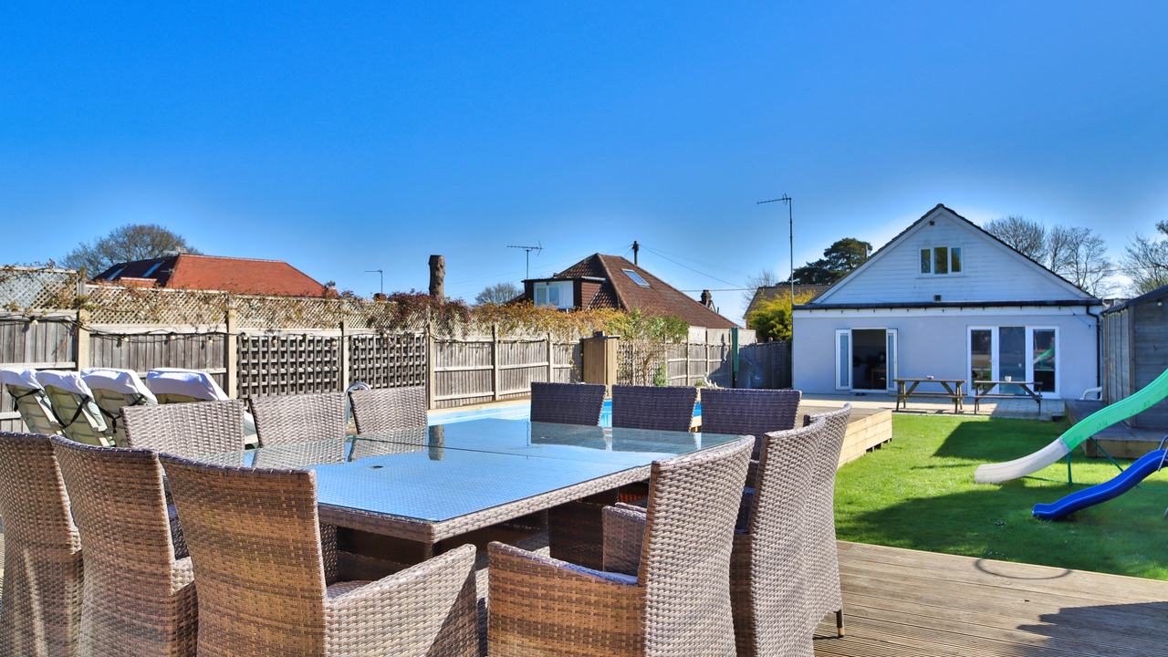 Out door dining area