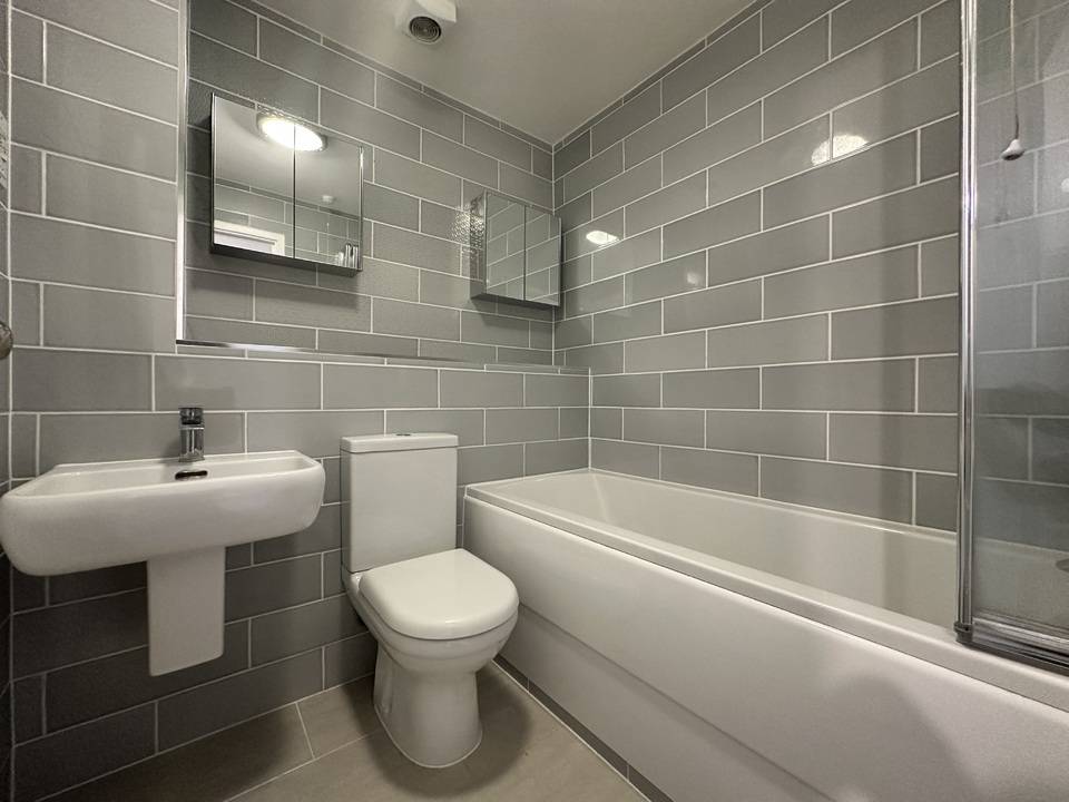 69 Winston Close, Greenhithe, Kent, DA9 9DG